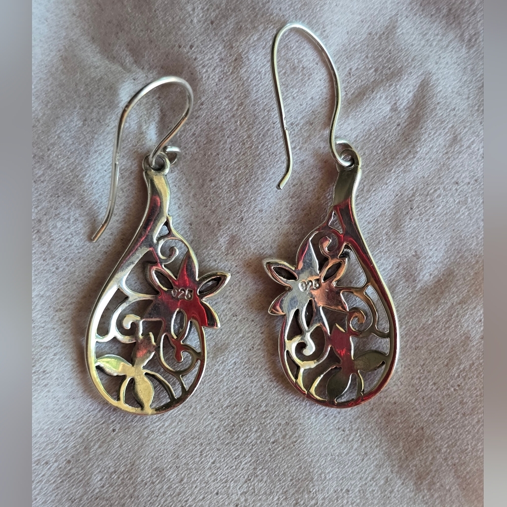 Marchasite and 925 Silver Earrings - Picture 4 of 5